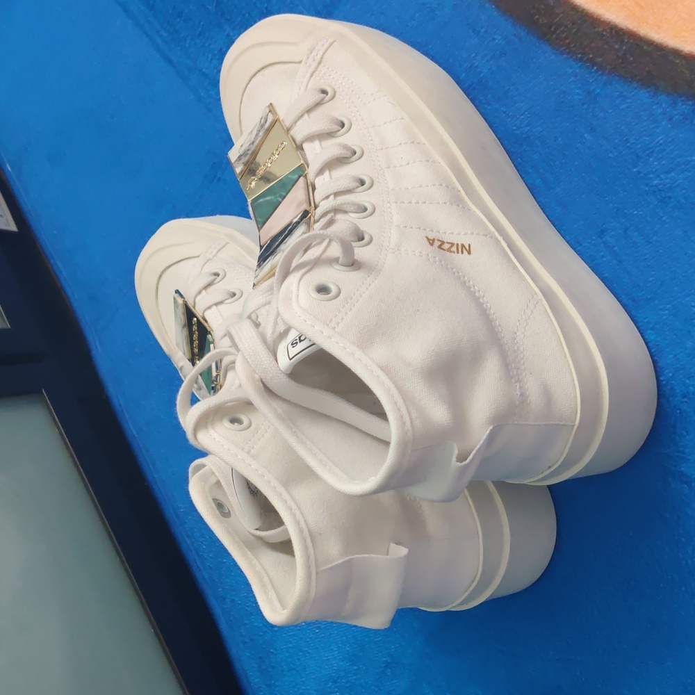 Women Adidas sneakers - Picture 3 of 6